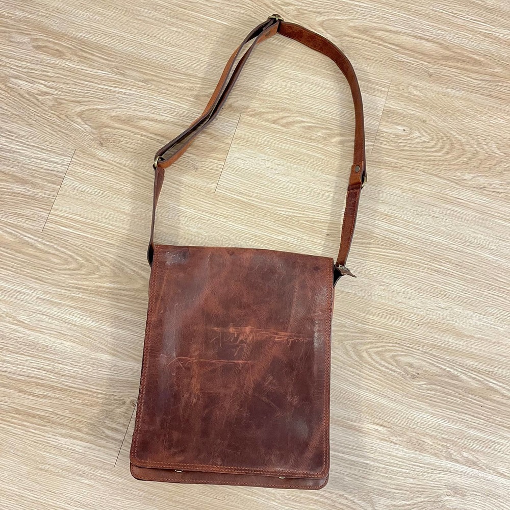 Leather messenger bag